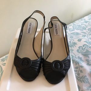 Steve Madden black shoe. Size 8. Newer